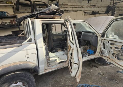 بازسازی نیسان پیکاپ بعد از ۶ بار واژگونی